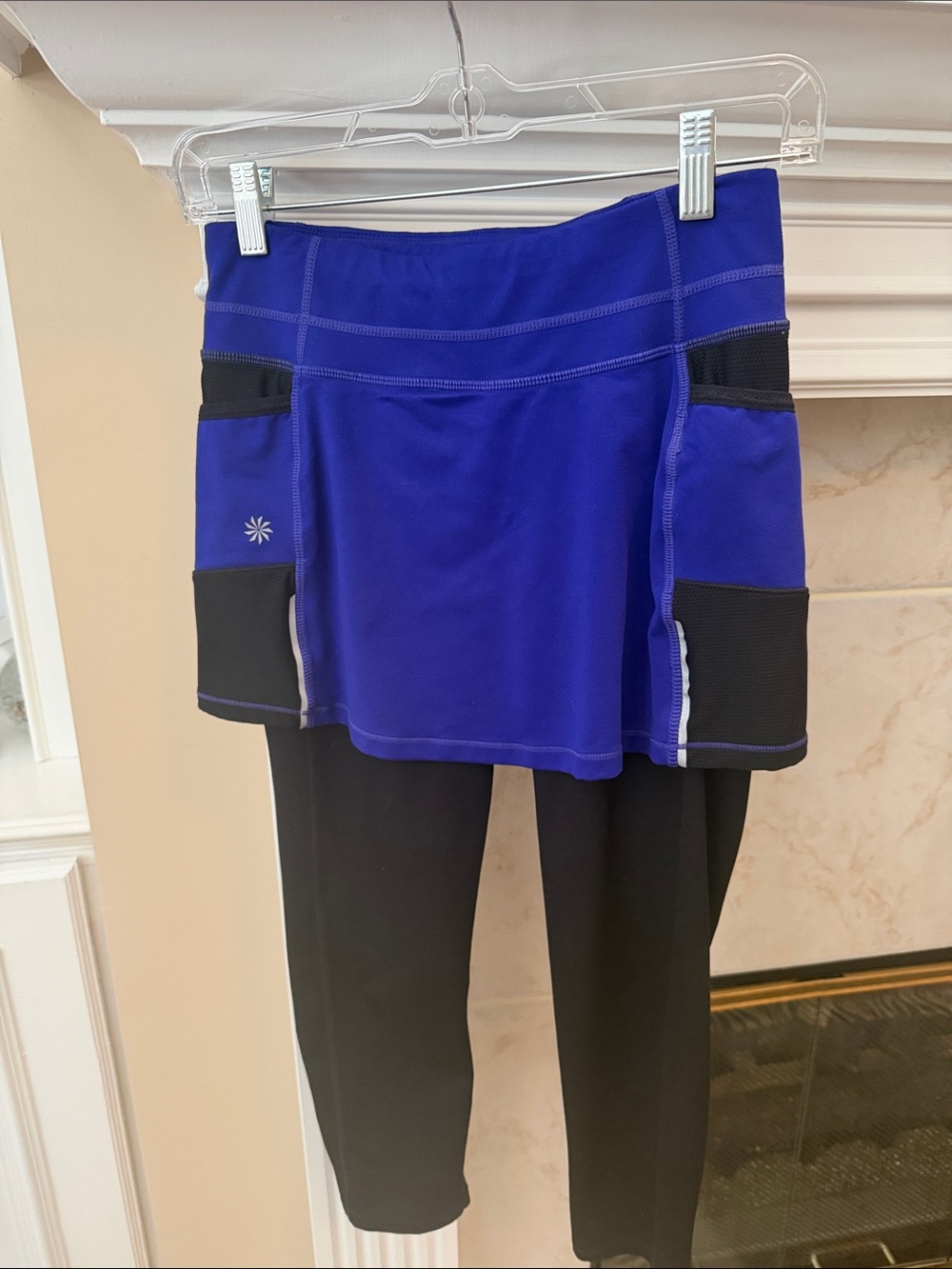 Athleta Purple and Black Skirted Crop Leggings xs in excellent condition.